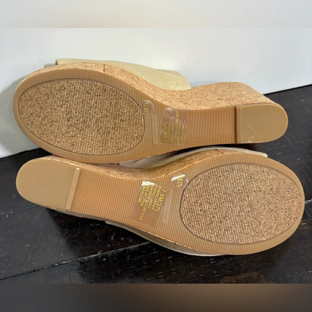 NEW LUCKY BRAND Marilynn Golden Wedge Sandal - Women’s Size 7.5
